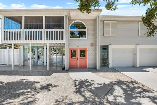 501 Key Royale Dr, HOLMES BEACH, FL, 34217-1227 | Card Image