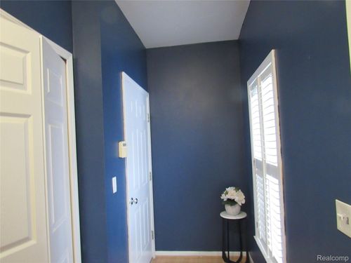 unit-b-798 Amberly Dr, Waterford, MI, 48328-4941 | Card Image