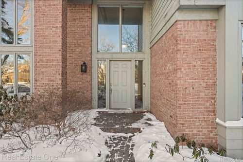 5087 Village Place Ct, West Bloomfield, MI, 48322-3378 | Card Image