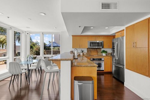 924 Hornblend St, San Diego, CA, 92109-4059 | Card Image