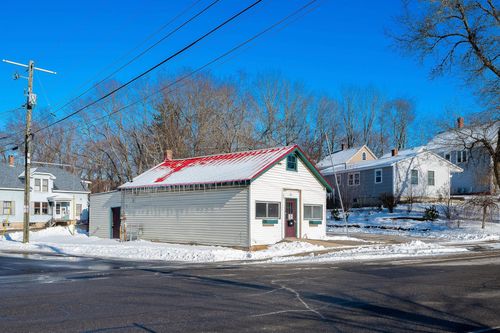 33 6th St, Dover, NH, 03820-3018 | Card Image