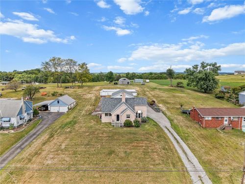 711 Freeport Rd, Freeport, PA, 16229-1827 | Card Image