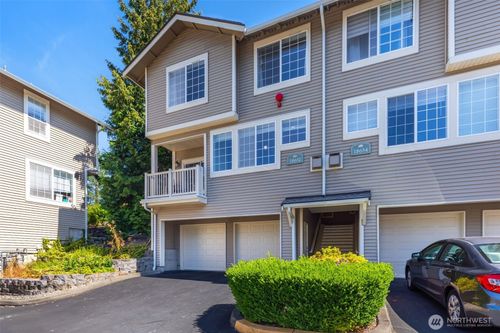 18632 Ne 55th Way, Redmond, WA, 98052-6130 | Card Image