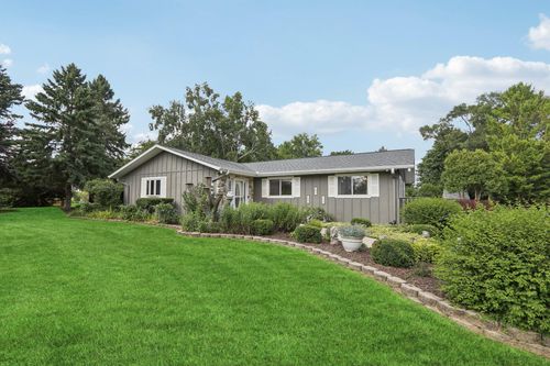 19730 W Imperial Ct, New Berlin, WI, 53146-2514 | Card Image