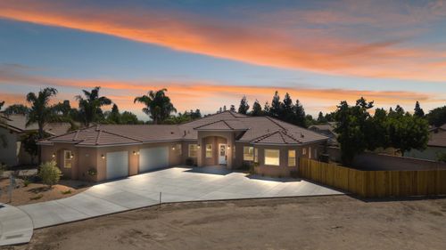 183 Oaks Ct, Tulare, CA, 93274-1968 | Card Image