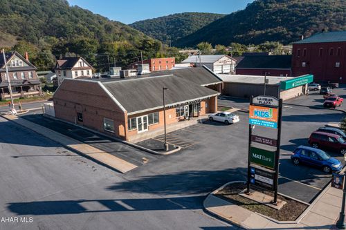 1264-12581264 Pennsylvania Ave, Tyrone, PA, 16686-1618 | Card Image