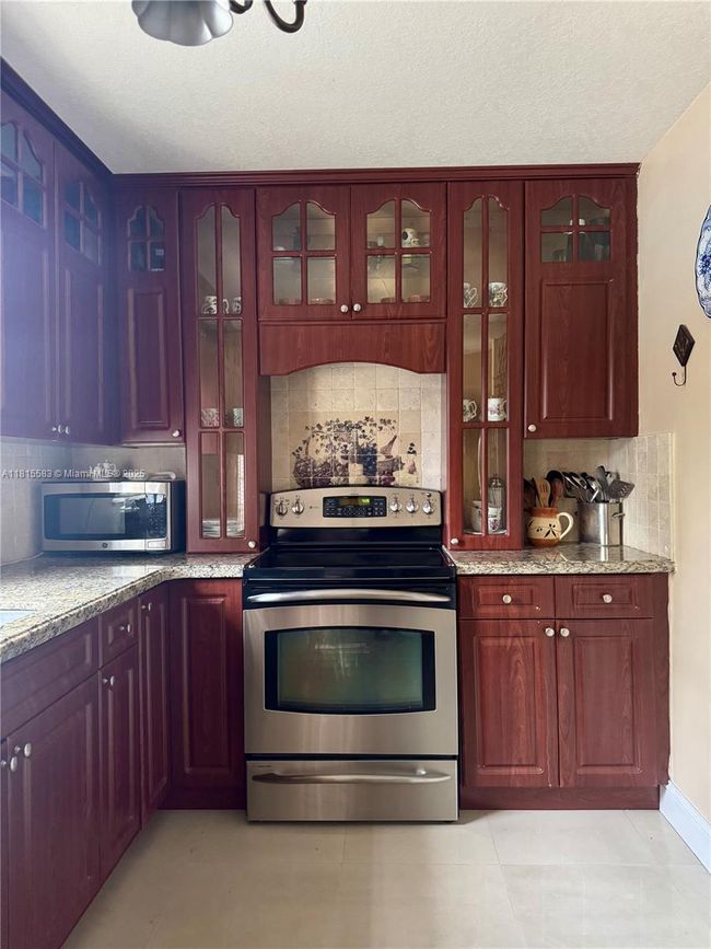 17086 Sw 144 Th Ct, House other with 3 bedrooms, 2 bathrooms and null parking in Miami FL | Image 11