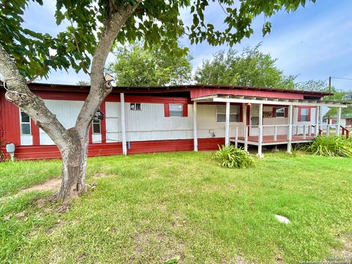 814 Palm St, Jourdanton, TX, 78026-2928 | Card Image
