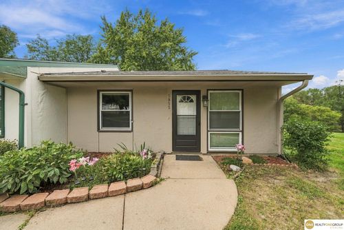 5855 Wolff Ln, Lincoln, NE, 68521-1035 | Card Image