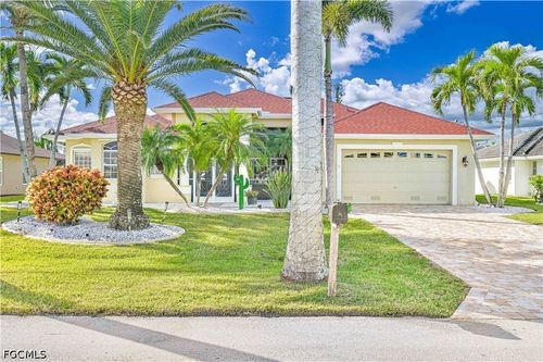 2010 Se 18th Ave, Cape Coral, FL, 33990-4797 | Card Image