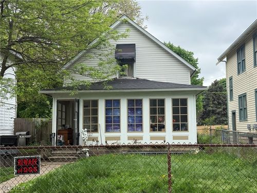 7107 Lawn Ave, Cleveland, OH, 44102-4115 | Card Image