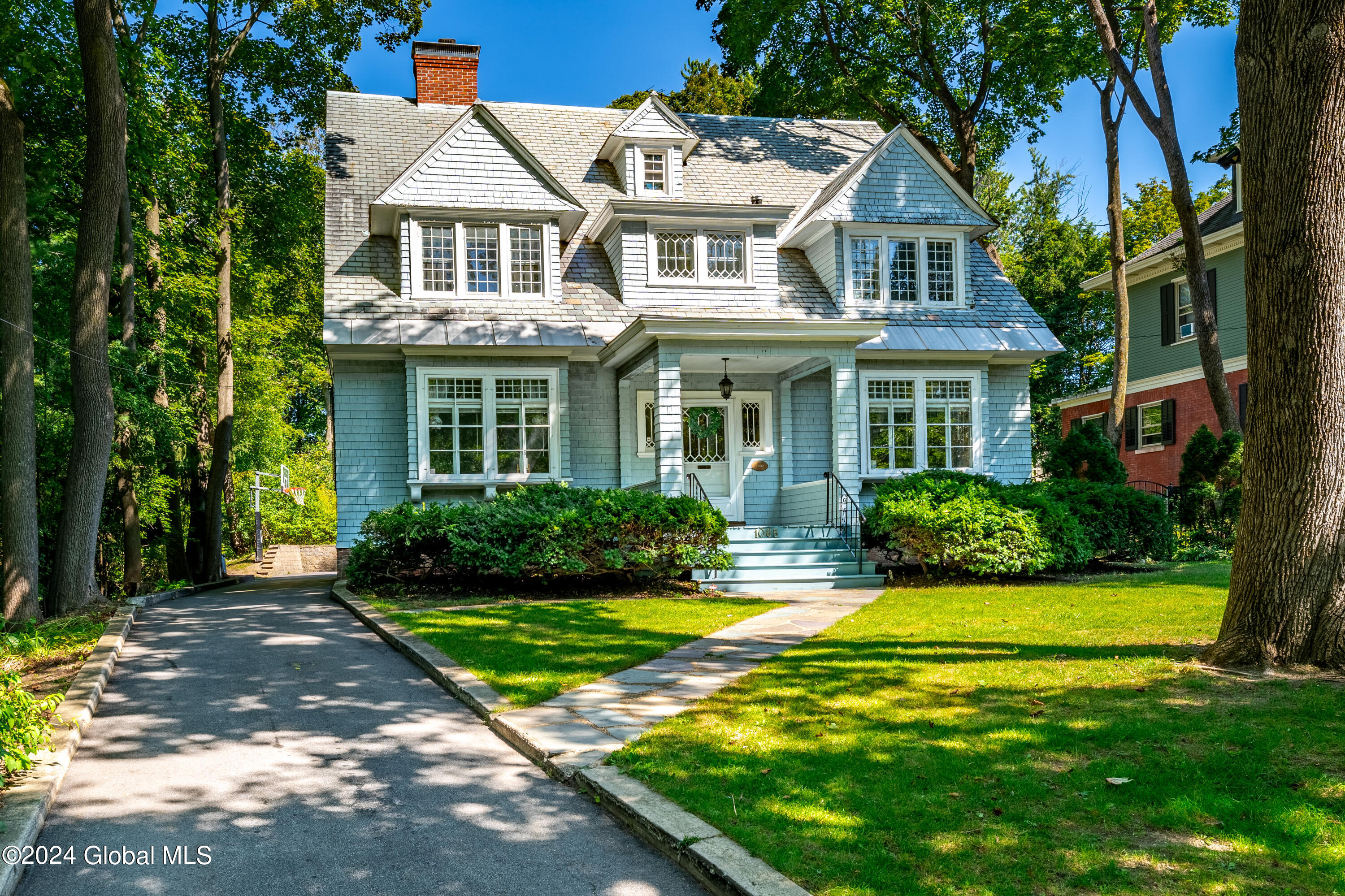 Avon Rd, Schenectady, NY 12308