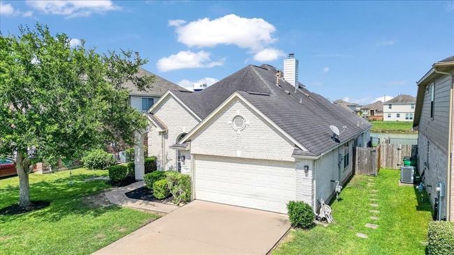 14 Mira Loma Dr, House other with 3 bedrooms, 2 bathrooms and 2 parking in Manvel TX | Image 24