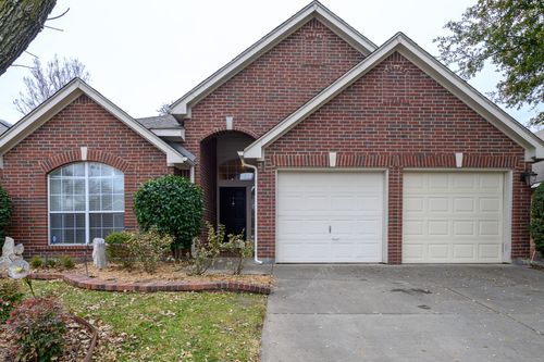 5204 Warm Springs Trl, Fort Worth, TX, 76137-3915 | Card Image