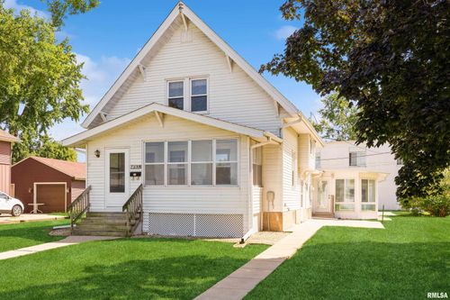 709 8th St, De Witt, IA, 52742-1629 | Card Image