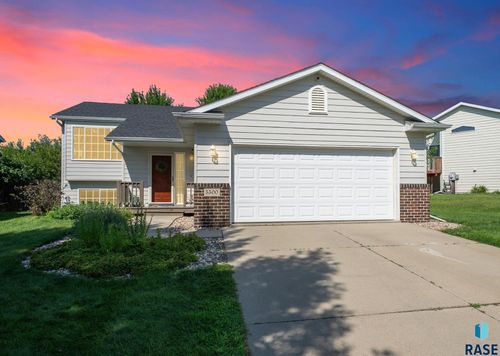 5500 W Pineridge Dr, Sioux Falls, SD, 57107-0958 | Card Image