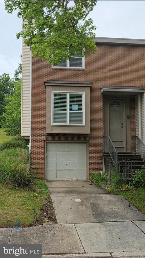 8126 Wooded Glen Ct, ELLICOTT CITY, MD, 21043-6940 | Card Image