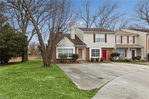 70 Riverchase Dr, Hampton, VA, 23669-2293 | Card Image