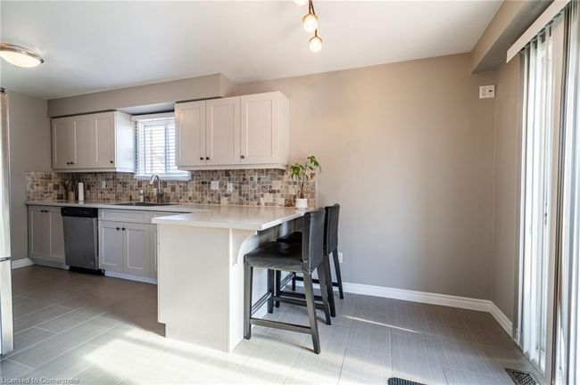 2 Bronte Crt, Townhouse with 4 bedrooms, 4 bathrooms and 3 parking in Dundas ON | Image 15