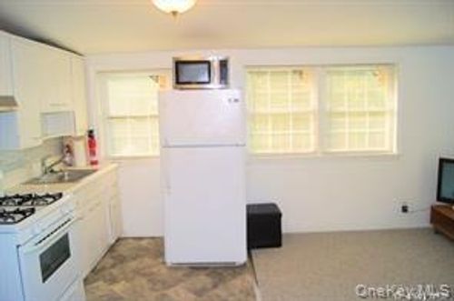 11 Cortelyou St W, Huntingtn Sta, NY, 11746-3306 | Card Image