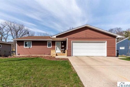 917 Sherman Street, North Mankato, MN, 56003 | Card Image
