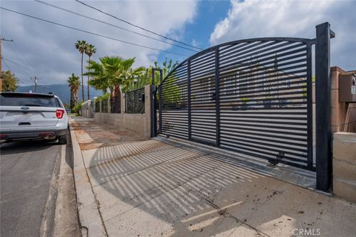 10404 Jardine Ave, Sunland, CA, 91040-3112 | Card Image