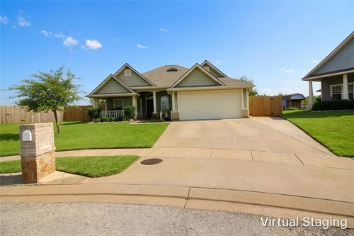 2701 Lynnwood Ct, Bryan, TX, 77807-6702 | Card Image