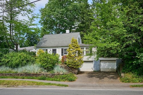 289 Triangle St, Amherst, MA, 01002-1540 | Card Image