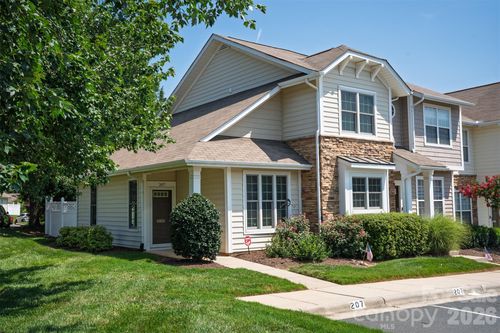 207 Dawn Mist Ln, Fort Mill, SC, 29708-6985 | Card Image