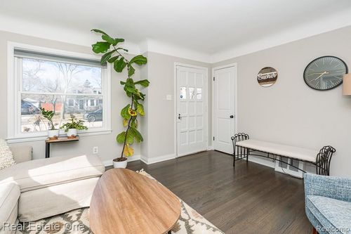 2260 Buckingham Ave, Berkley, MI, 48072-1264 | Card Image