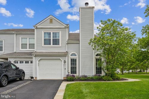 2 E Park Rd, NEWTOWN, PA, 18940-1194 | Card Image