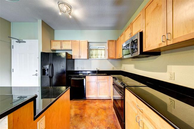 APT-504 - 711 W 26 Th St, Condo with 2 bedrooms, 2 bathrooms and 2 parking in Austin TX | Image 4