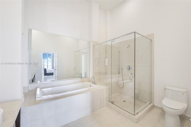 APT-2807 - 475 Brickell Ave, Condo with 2 bedrooms, 2 bathrooms and null parking in Miami FL | Image 12