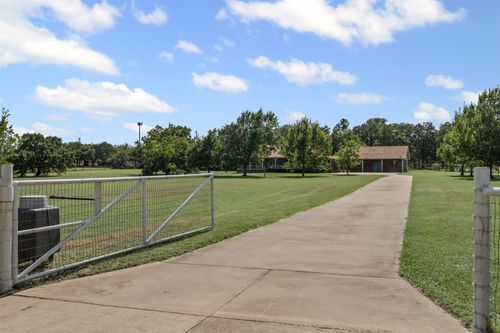 8800 County Road 530, Mansfield, TX, 76063-7094 | Card Image