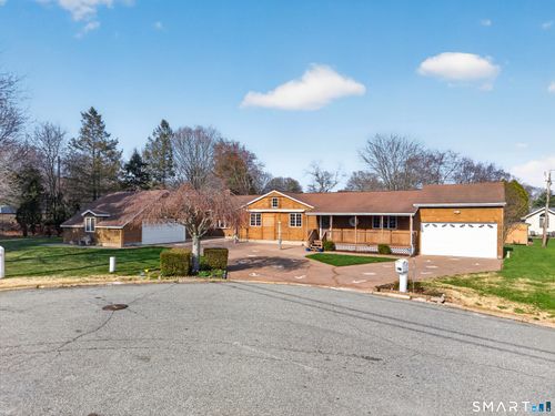 21 Gun Shot Rd, Waterford, CT, 06385-3201 | Card Image