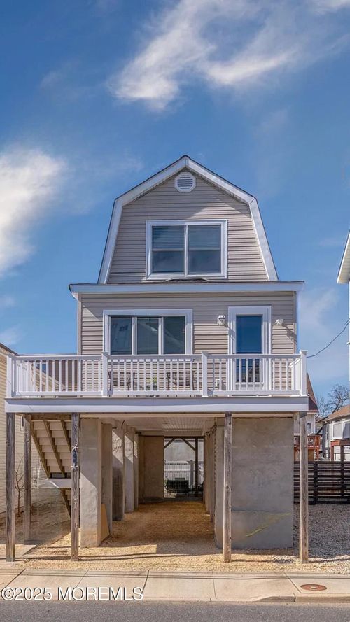 46 Barberie Ave, Highlands, NJ, 07732-1520 | Card Image