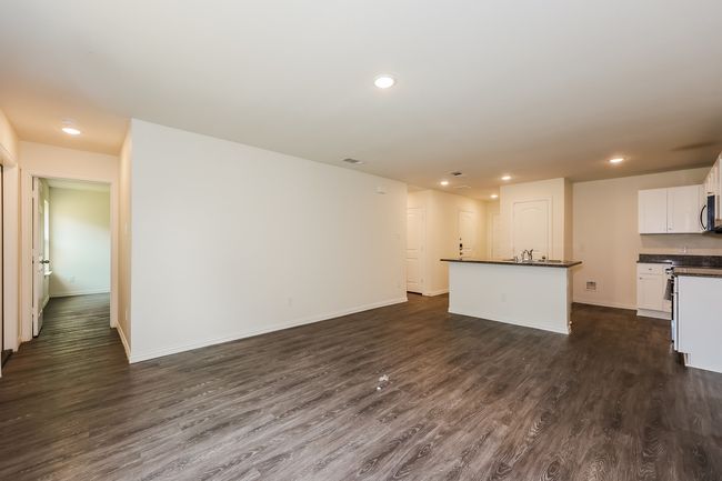 1304 N Brazos Ave, House other with 3 bedrooms, 2 bathrooms and null parking in Cleburne TX | Image 5