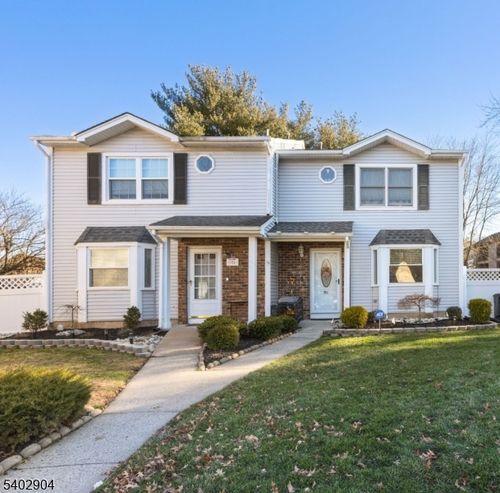 126 Leah Ct, Dayton, NJ, 08810-1348 | Card Image