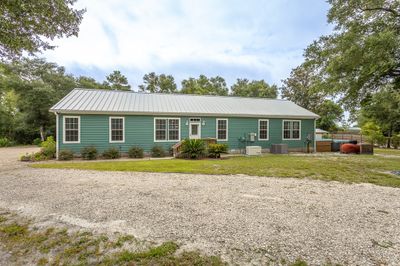 SE - 501 12th St, House other with 4 bedrooms, 2 bathrooms and null parking in Carrabelle FL | Image 3