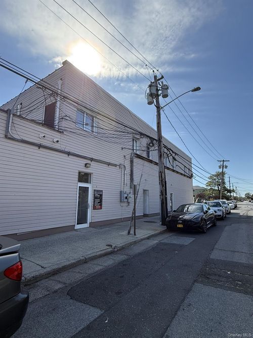 unit-4-2 Lawson Ave, East Rockaway, NY, 11518-1700 | Card Image