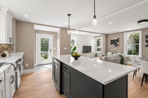 71-71 Whites Ave, Watertown, MA, 02472-3720 | Card Image