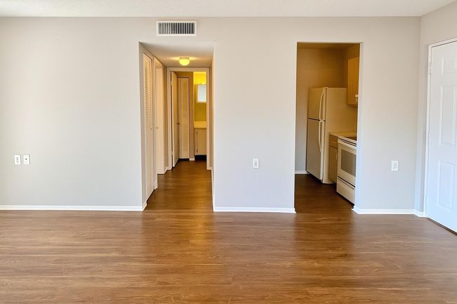 APT-201 - 1089 N Benoist Farms Rd, Condo with 1 bedrooms, 1 bathrooms and null parking in West Palm Beach FL | Image 5