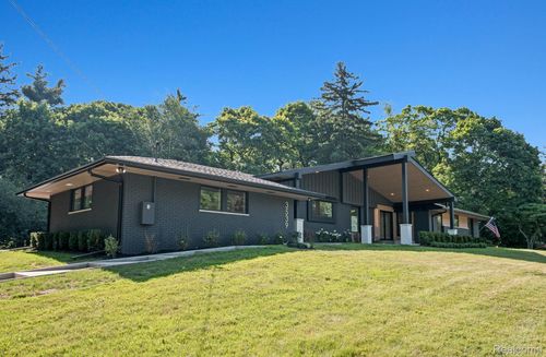 3539 Walbri Dr, Bloomfield Hills, MI, 48304-2467 | Card Image