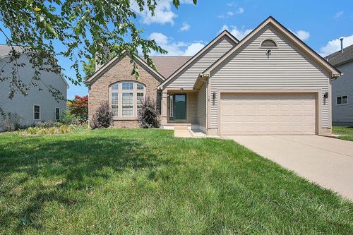 7961 Pinehill Rd, Lewis Center, OH, 43035-6038 | Card Image