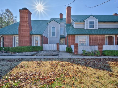 2610 Featherstone Rd, Oklahoma City, OK, 73120-2104 | Card Image