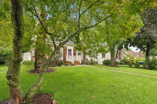 36 Burnet Hill Rd, Livingston, NJ, 07039-3630 | Card Image