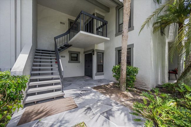 C102 - 11311 Pond View Drive, Condo with 2 bedrooms, 2 bathrooms and null parking in Wellington FL | Image 3