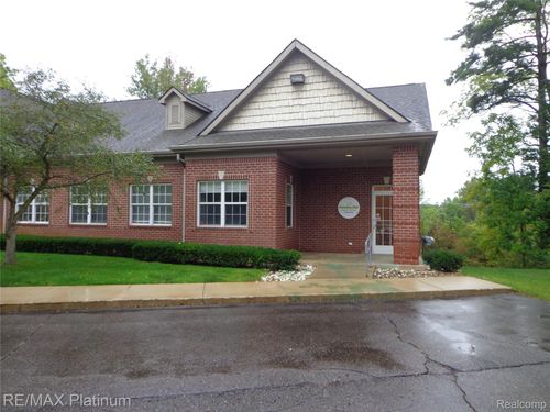 11750 Highland Rd, Hartland, MI, 48353-2734 | Card Image