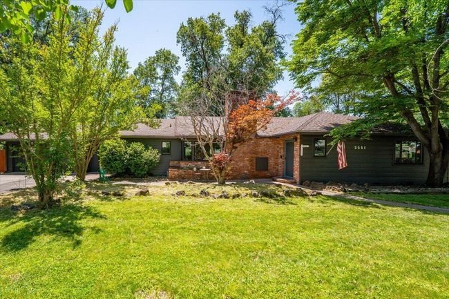 2551 S Waverly Ave, House other with 3 bedrooms, 2 bathrooms and null parking in Redding CA | Image 39
