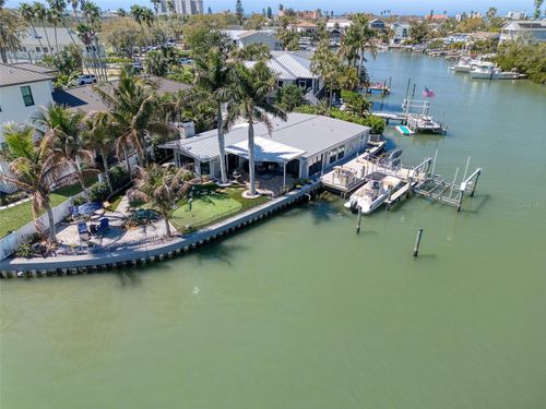 322 10th Ave, Indian Rocks Beach, FL, 33785-2871 | Card Image